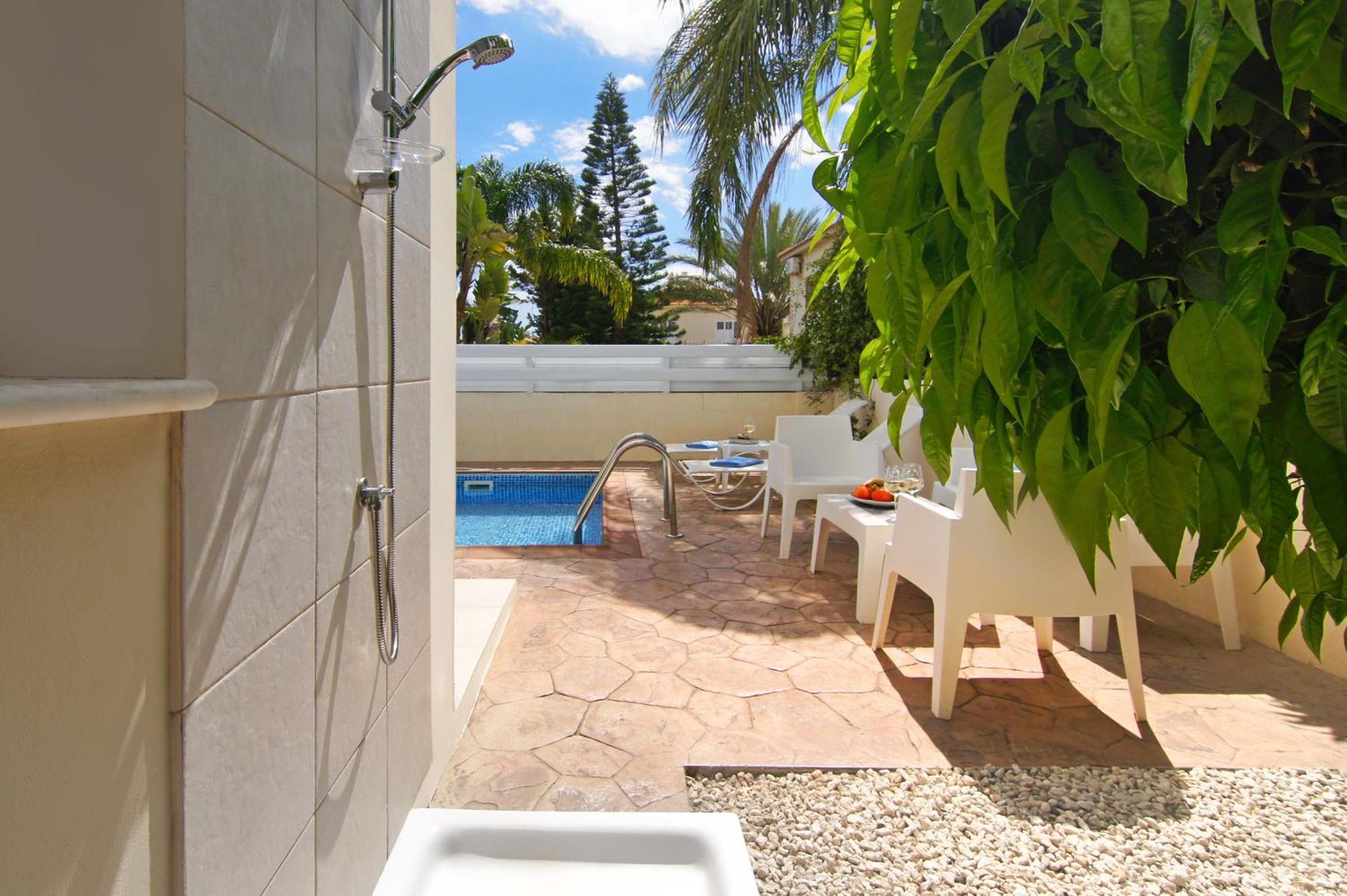 Nissi Sapphire Hébergement de vacances *